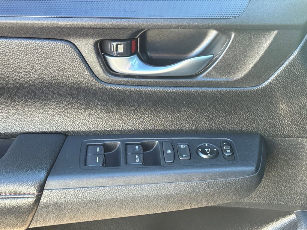 Used 2025 Honda CR-V Sport image 32