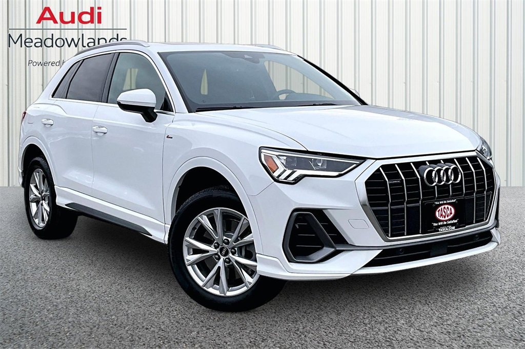 Used 2025 Audi Q3 2.0T Premium w/ Convenience Package image 3