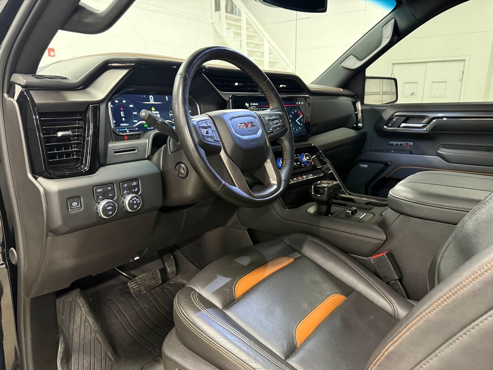 Used 2024 GMC Sierra 1500 AT4 w/ AT4 Preferred Package AWD/4WD image 18