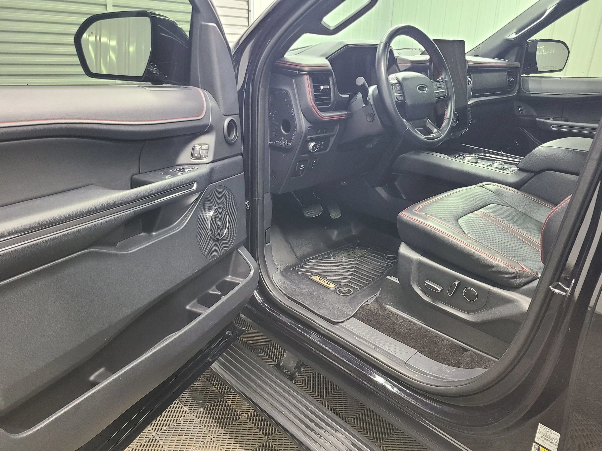 Used 2022 Ford Expedition Max Limited AWD/4WD image 20