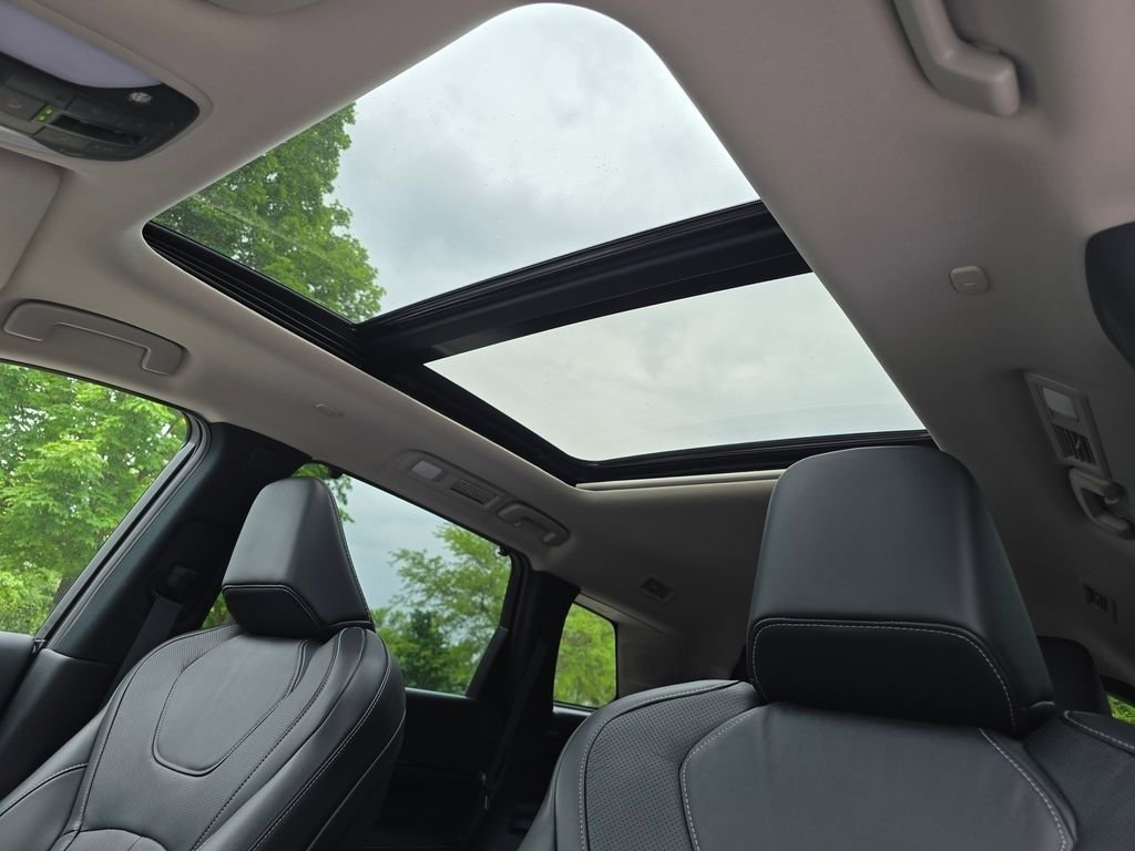 Certified 2025 INFINITI QX60 Luxe image 3