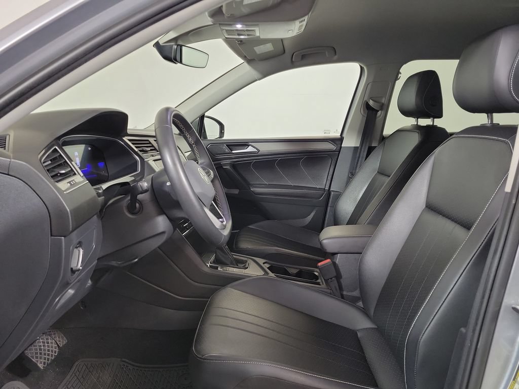 Used 2023 Volkswagen Tiguan SE FWD image 12