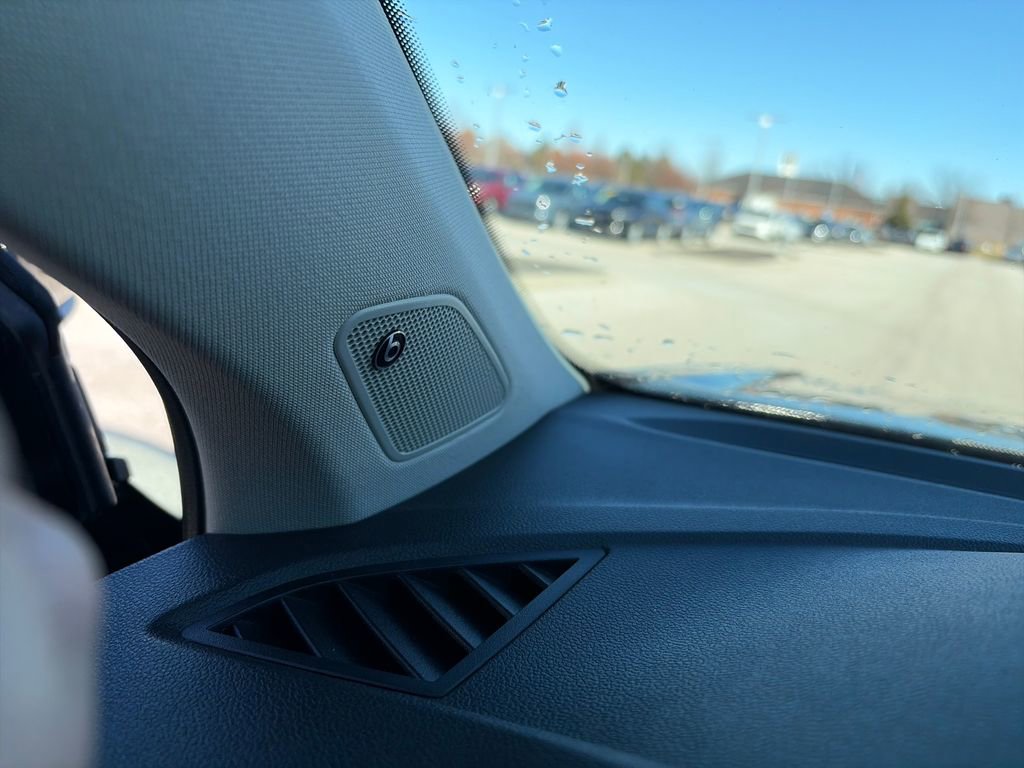 Used 2022 Volkswagen Taos SEL image 18