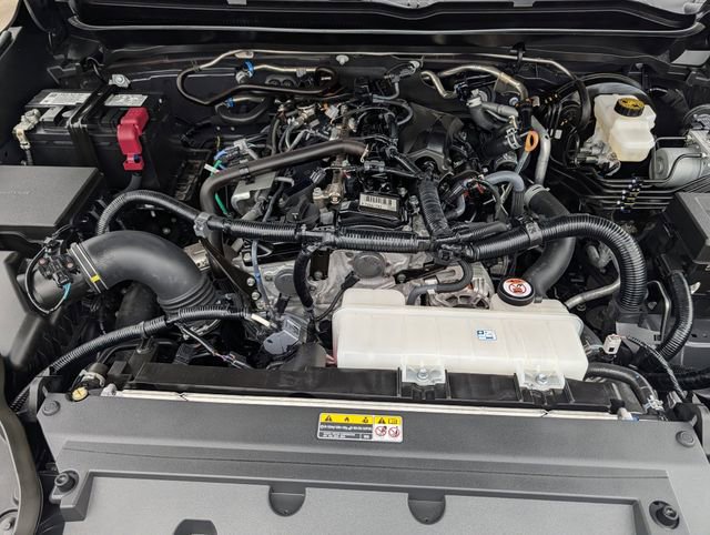 Used 2024 Toyota Tacoma SR5 AWD/4WD image 33