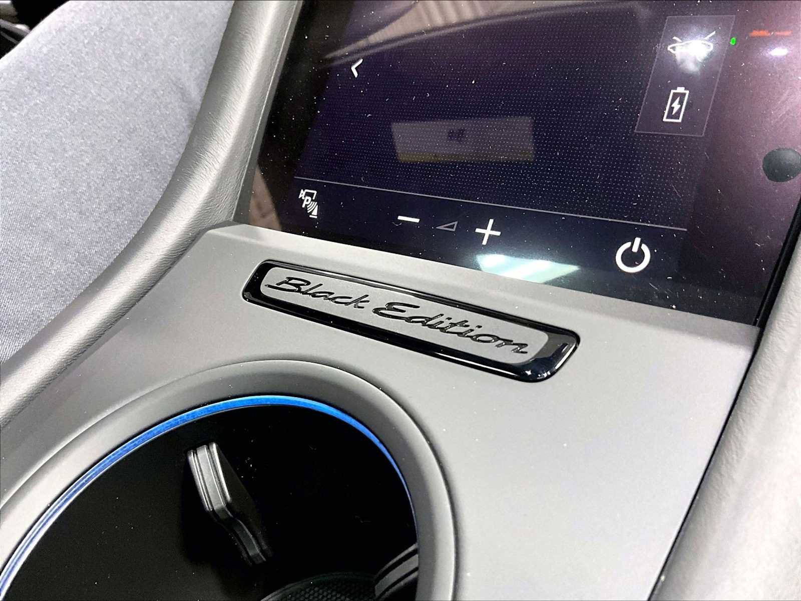 New 2026 Porsche Taycan image 36