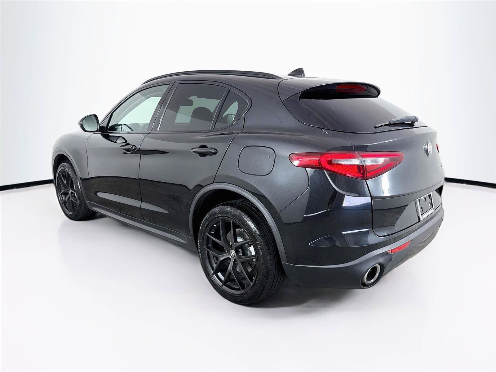 Used 2021 Alfa Romeo Stelvio Sprint w/ Nero Edizione RWD image 3