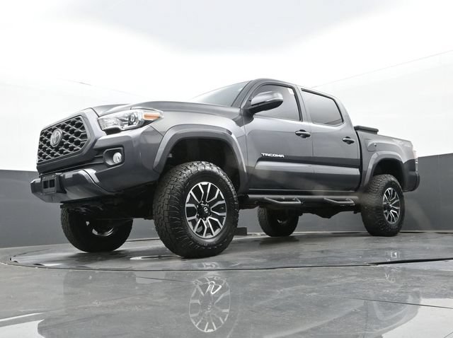 Used 2020 Toyota Tacoma TRD Sport AWD/4WD image 29