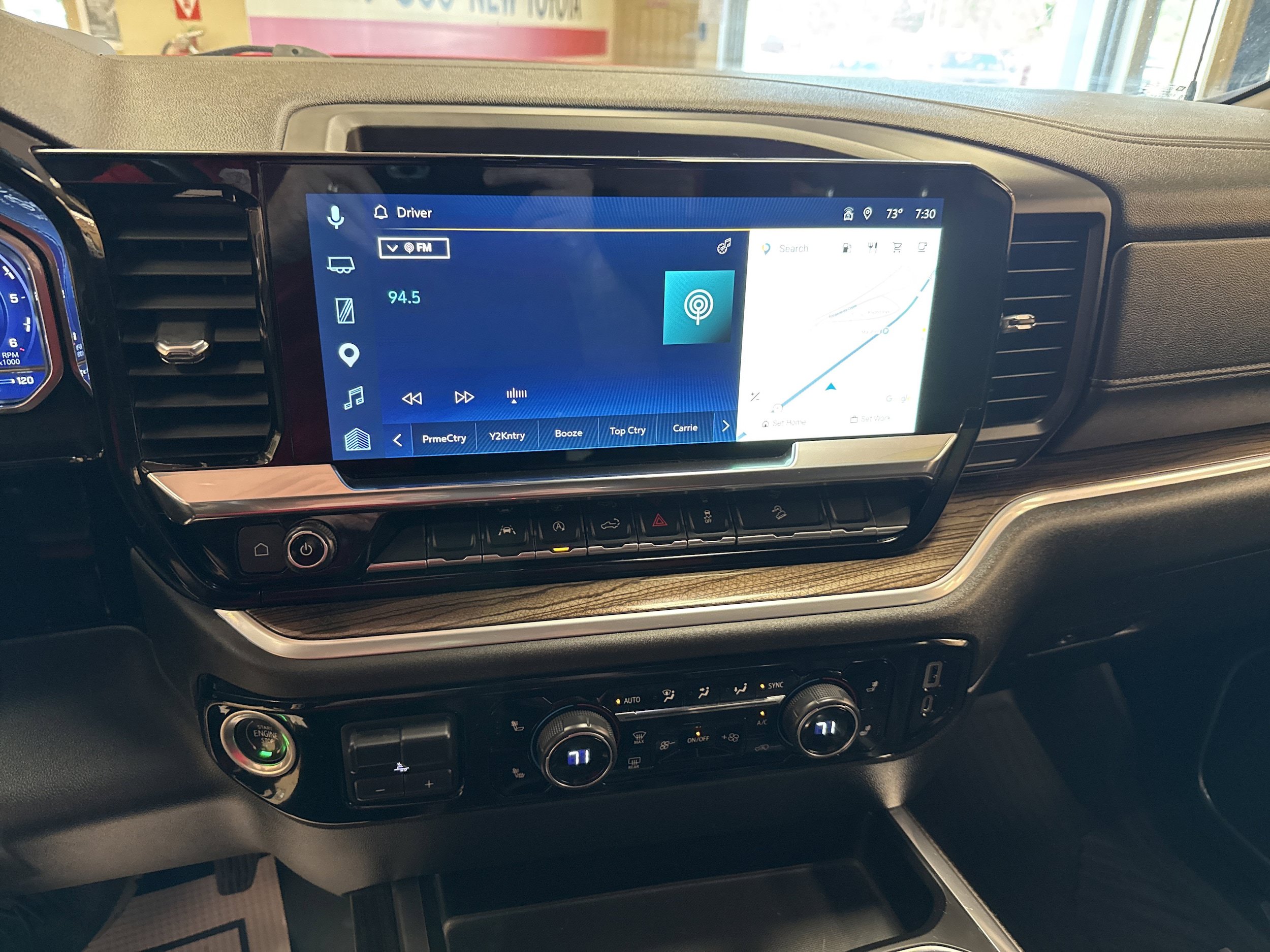 Used 2022 Chevrolet Silverado 1500 RST AWD/4WD image 37