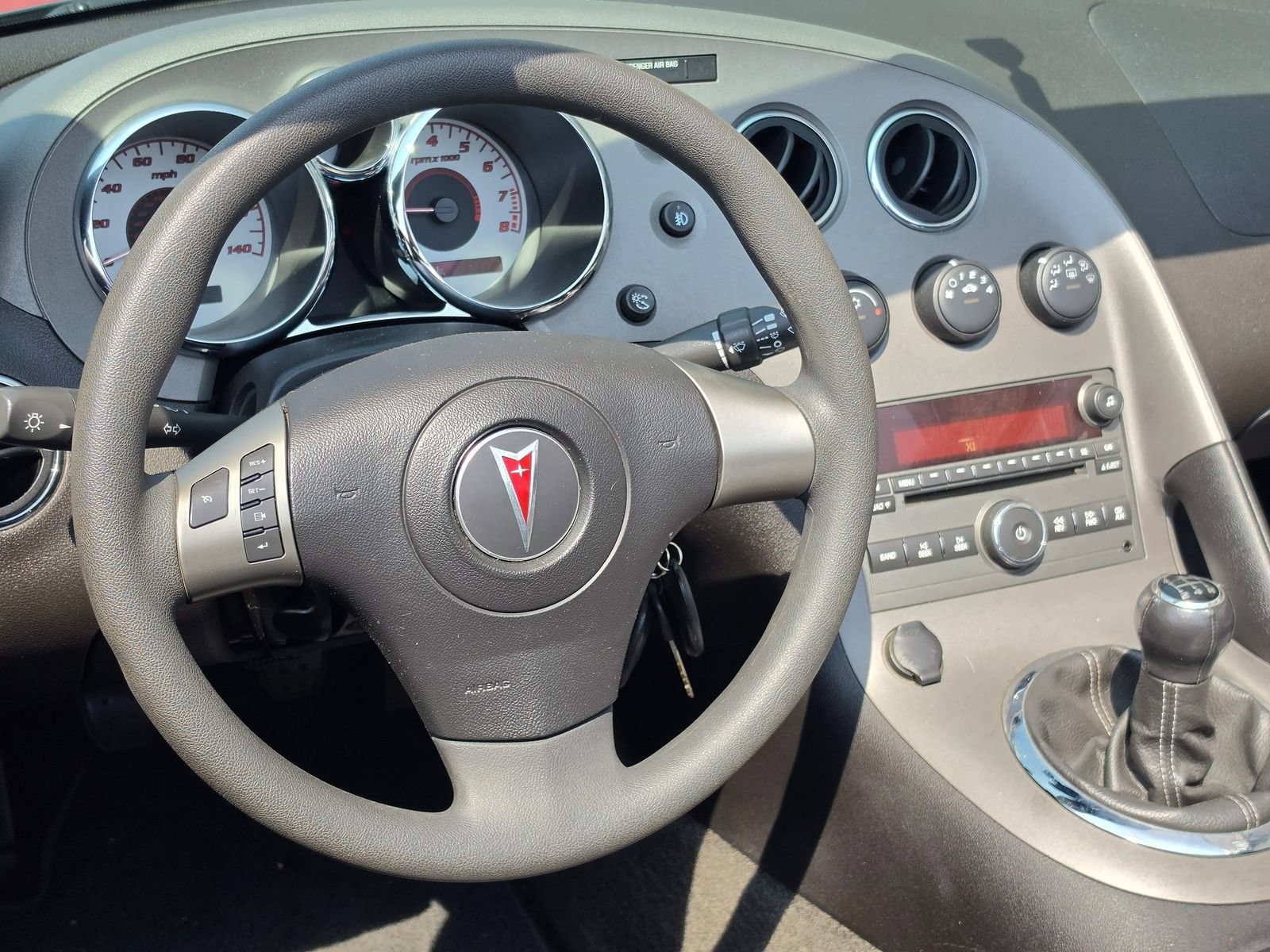 Used 2006 Pontiac Solstice Convertible w/ Power Package RWD image 7