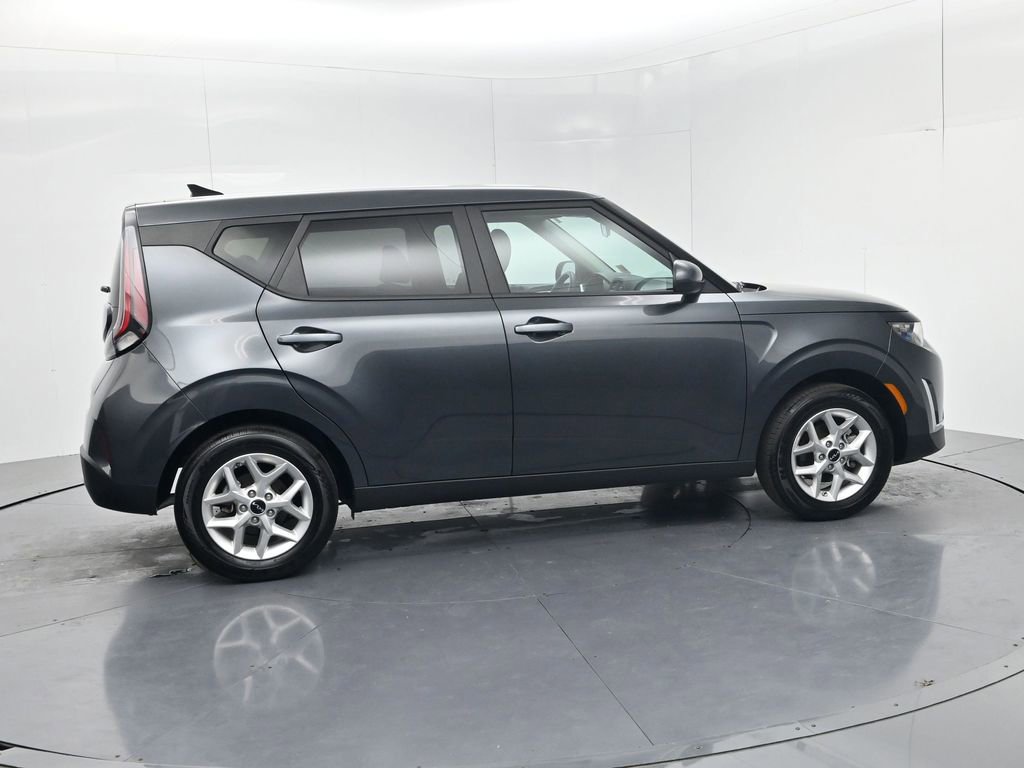 Certified 2024 Kia Soul LX w/ Option Group 015 FWD image 8