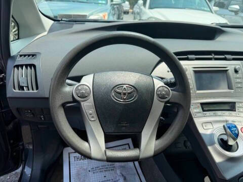 Used 2014 Toyota Prius Two FWD image 20