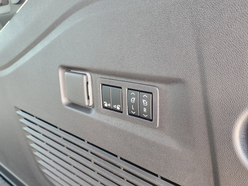 New 2026 GMC Yukon XL Denali w/ Sun & Power Step Package image 55