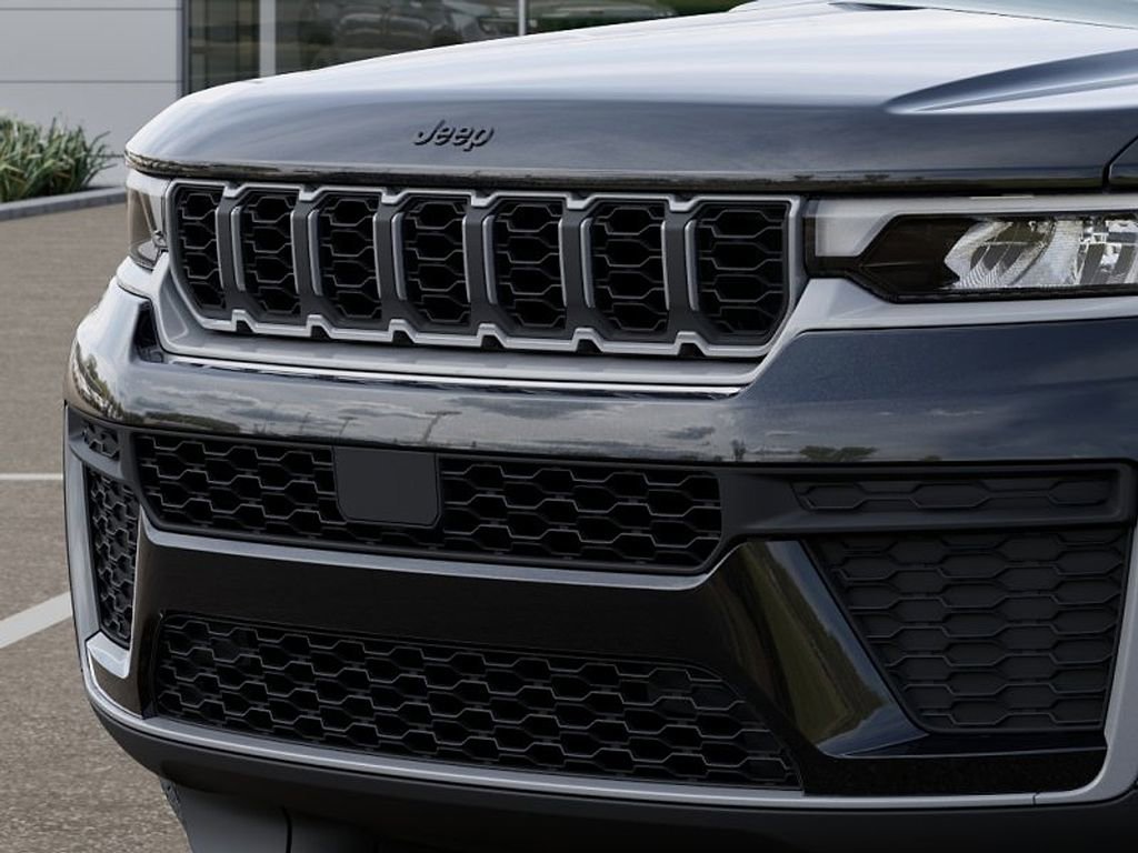 New 2026 Jeep Grand Cherokee 4WD image 11