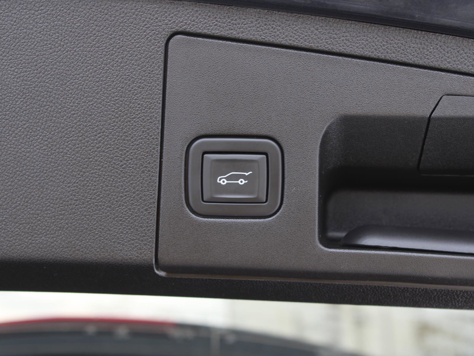 Used 2023 Cadillac XT4 Sport image 10