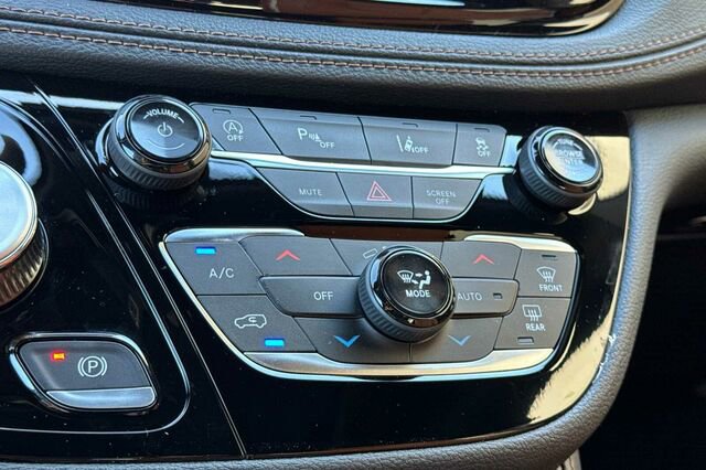 New 2026 Chrysler Pacifica Pinnacle image 20