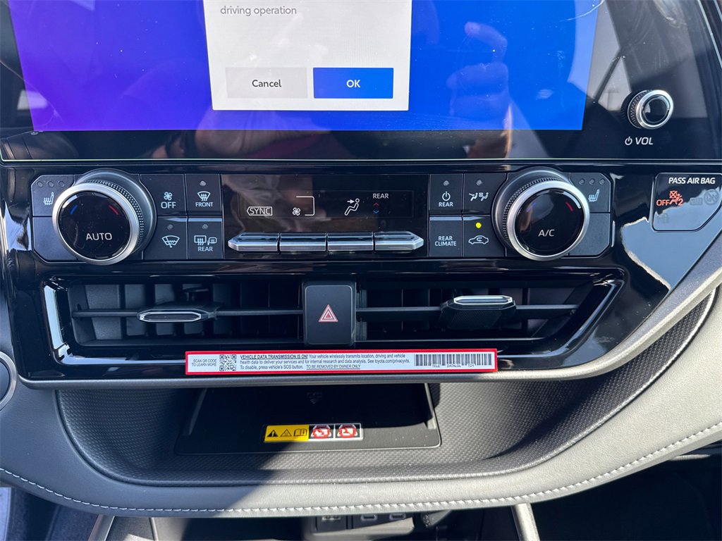 New 2025 Toyota Highlander XLE image 32