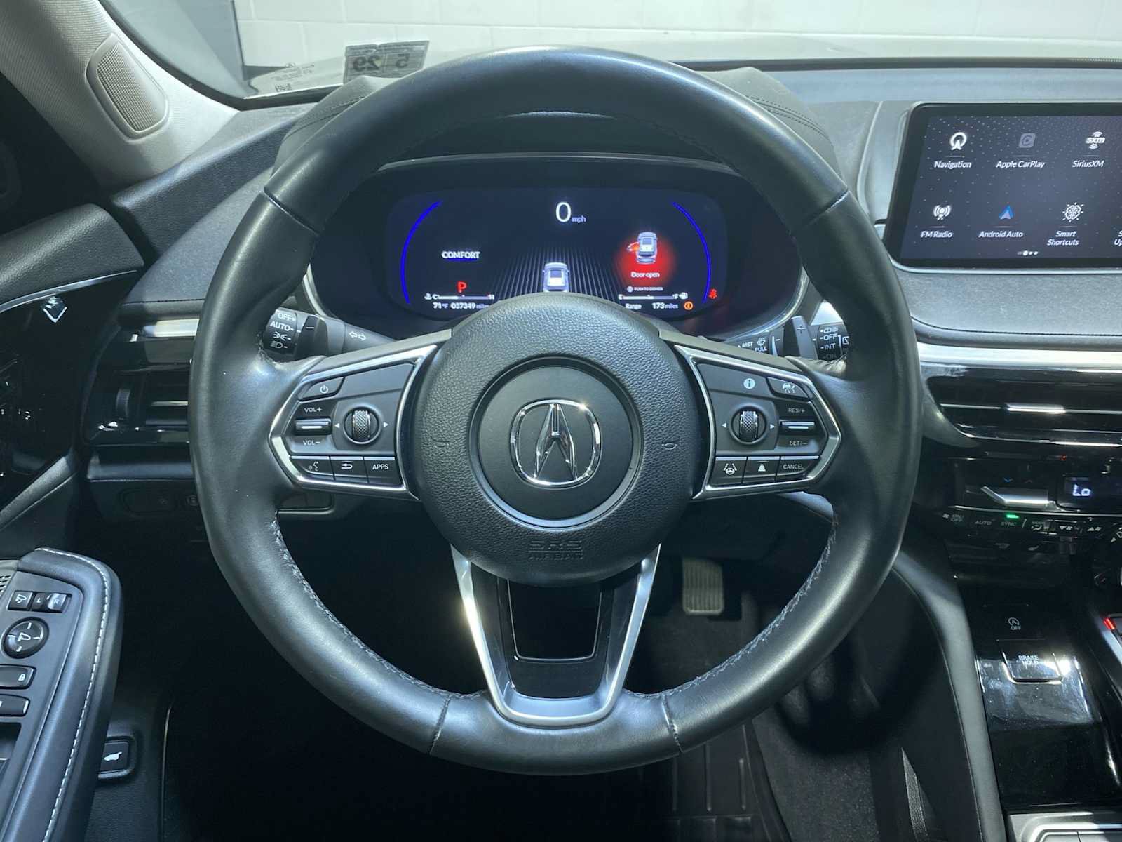 Used 2024 Acura MDX SH-AWD w/ Technology Package image 15