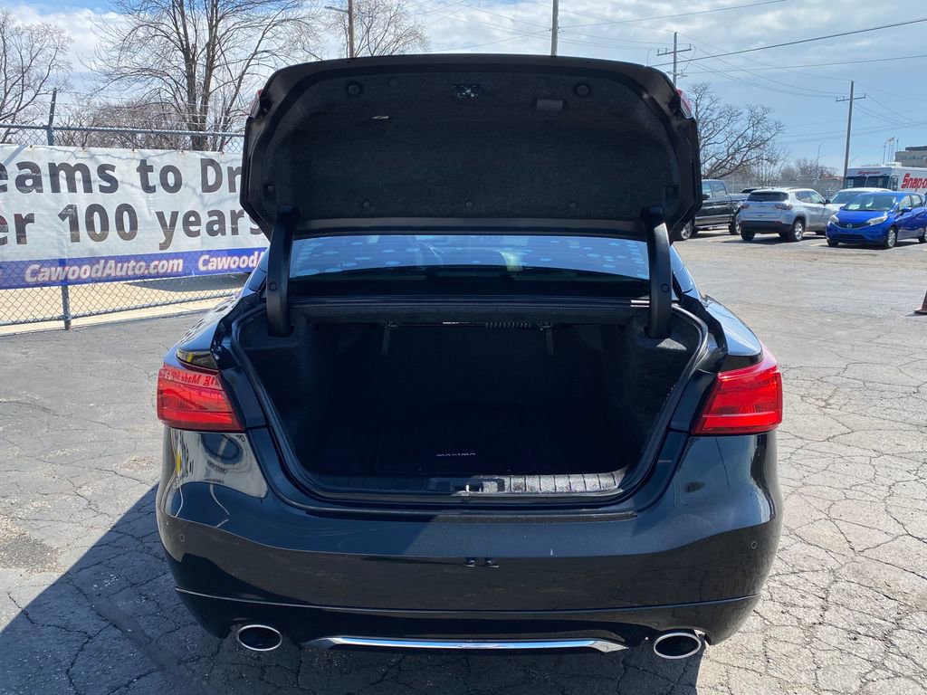 Used 2017 Nissan Maxima Platinum image 4