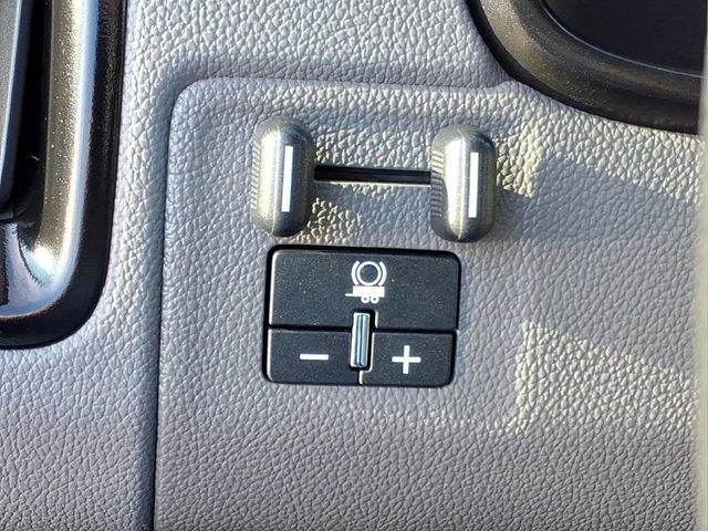 Used 2021 Chevrolet Colorado W/T w/ Custom Special Edition image 18