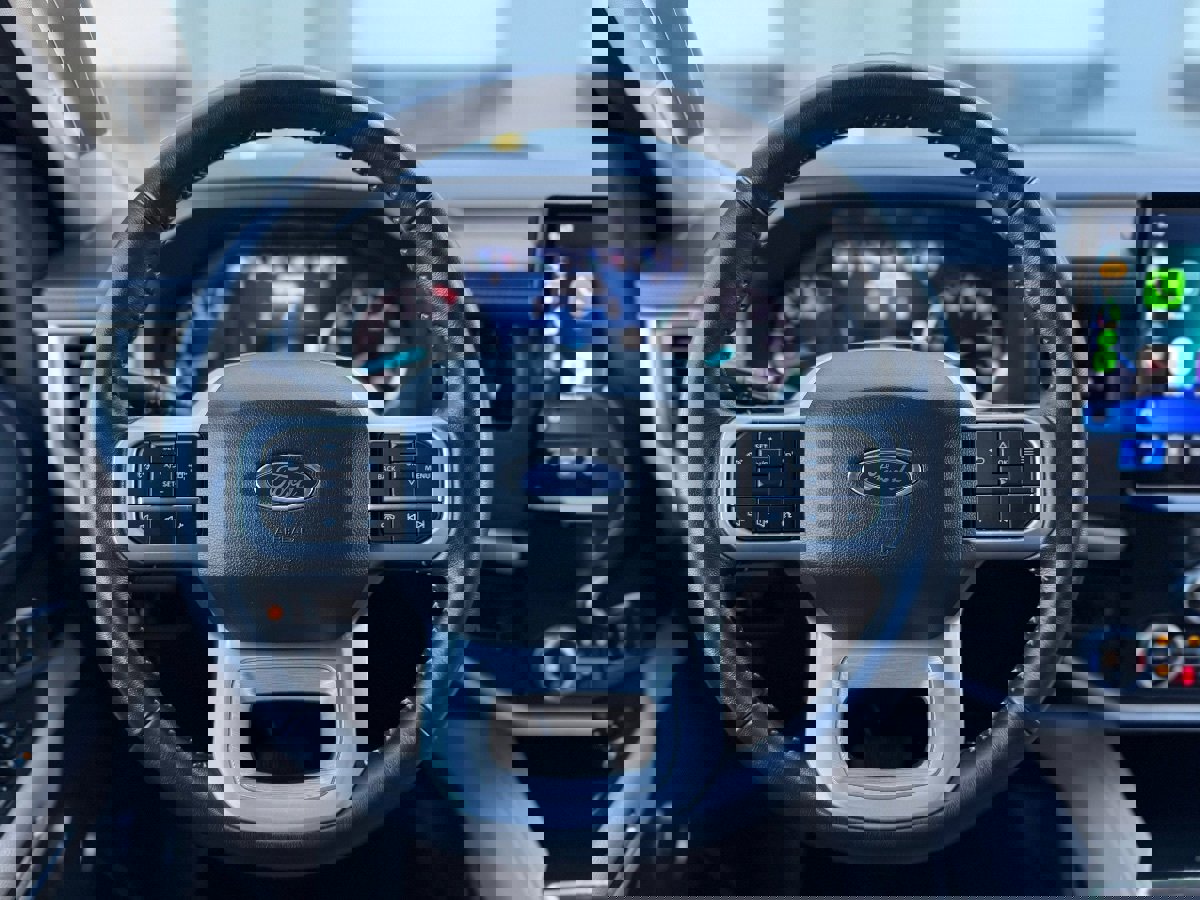 Used 2024 Ford Expedition Max XLT image 23