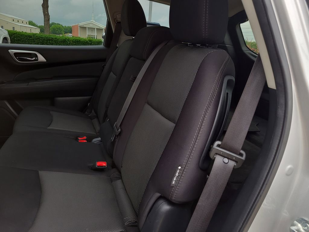 Used 2020 Nissan Pathfinder S FWD image 10
