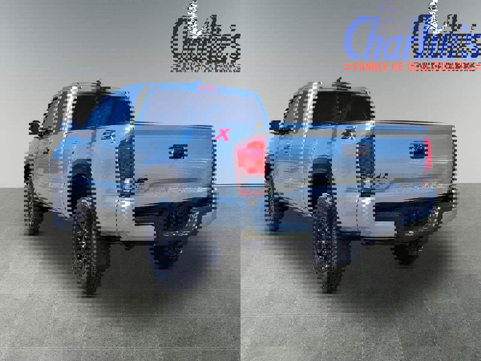 Used 2022 Toyota Tacoma SR w/ SX Package image 5