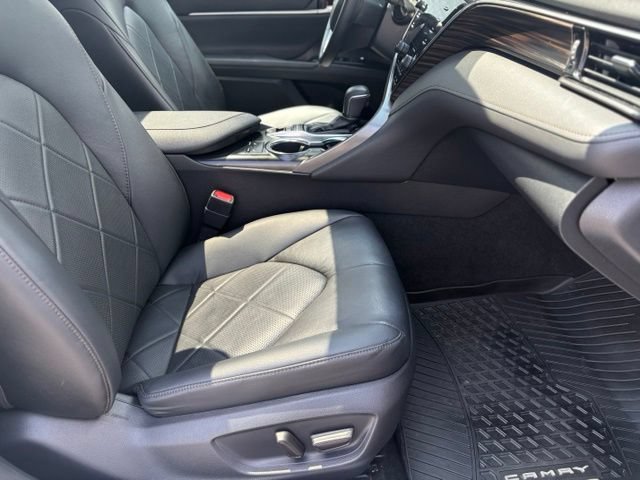 Used 2019 Toyota Camry XLE FWD image 19