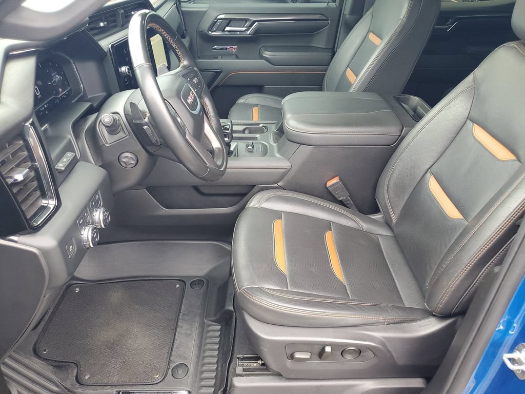 Used 2024 GMC Sierra 1500 AT4 w/ Technology Package AWD/4WD image 5