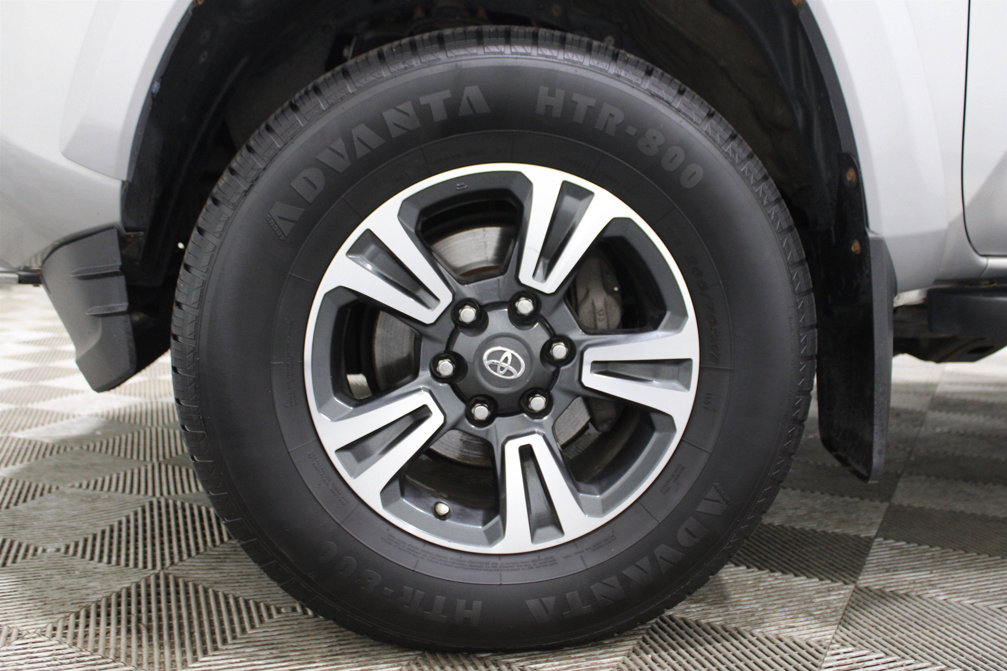 Used 2016 Toyota Tacoma Limited image 44