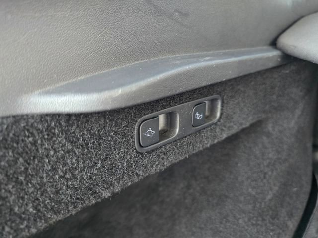 Used 2022 Tesla Model Y Performance image 34