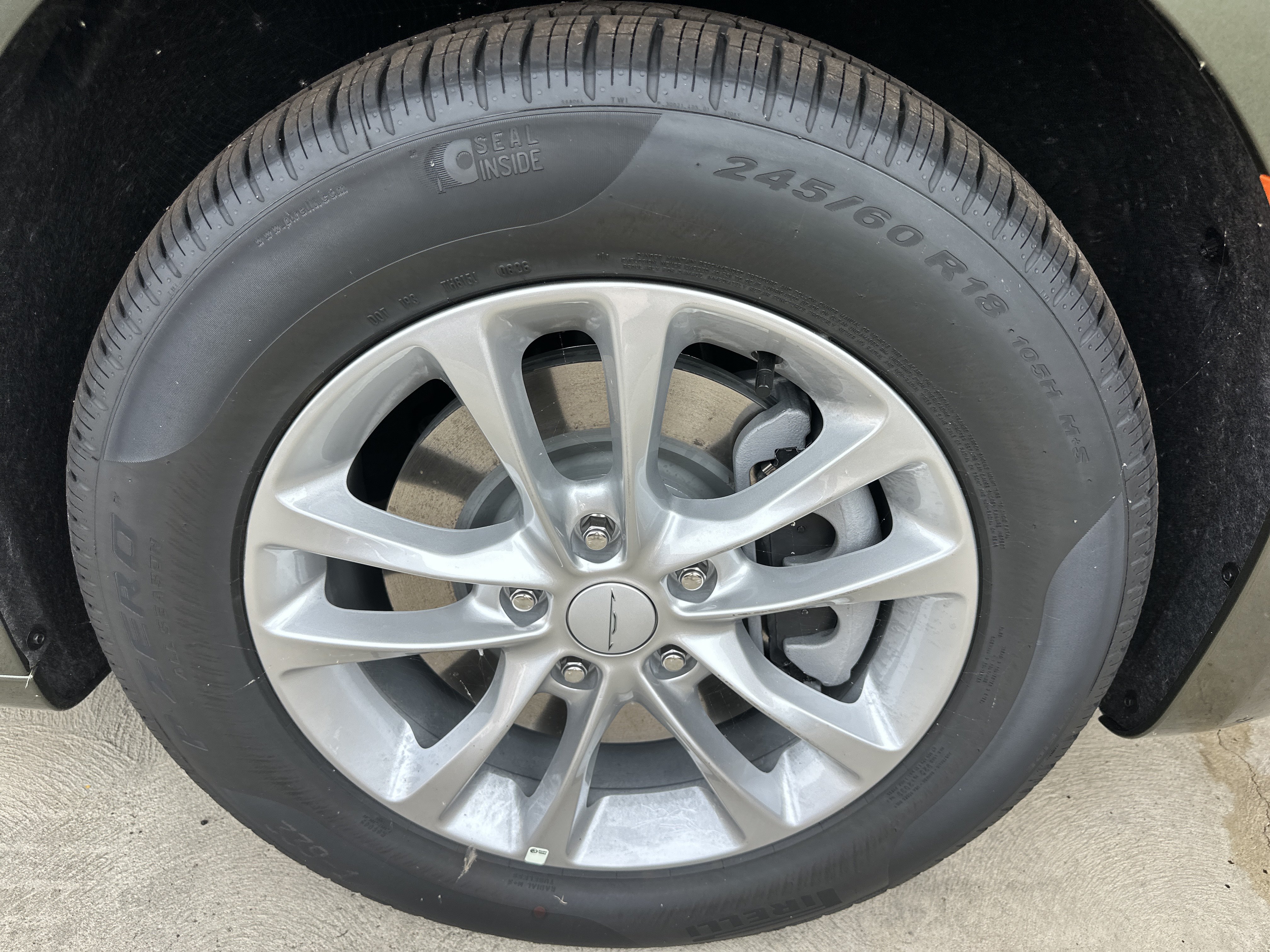 New 2027 Chrysler Pacifica Select AWD/4WD image 29
