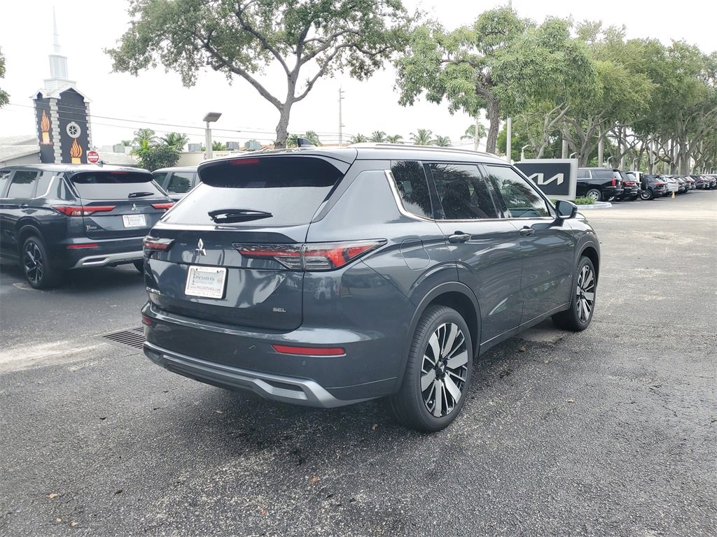 New 2025 Mitsubishi Outlander SEL image 8