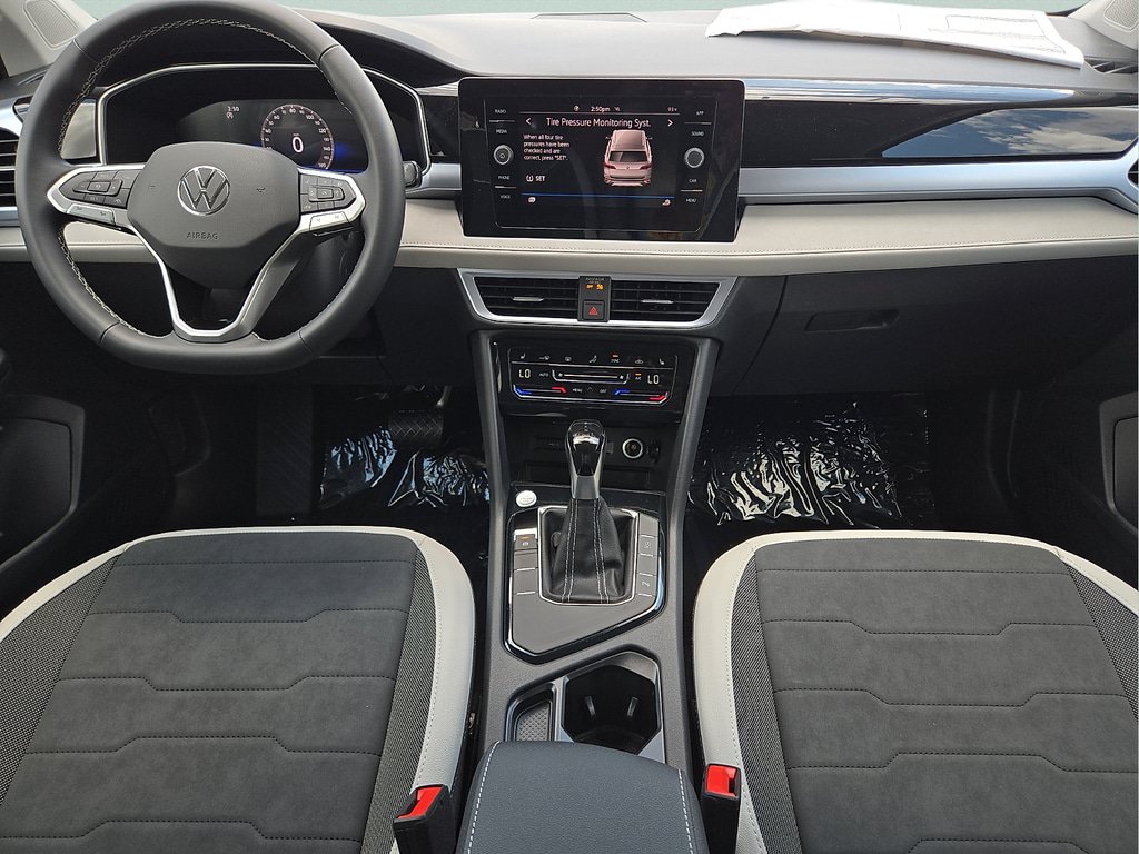 New 2026 Volkswagen Taos SE FWD image 13