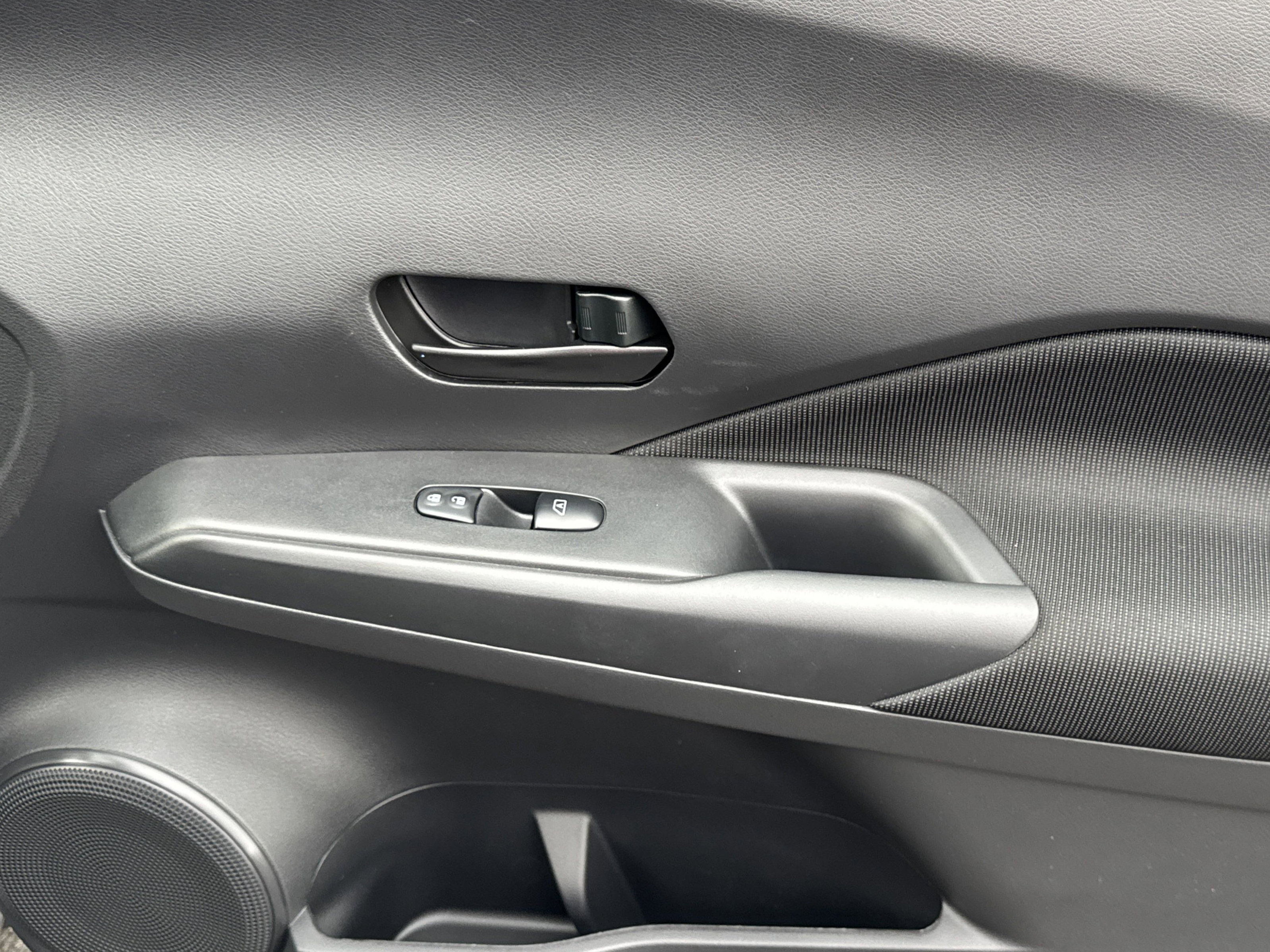 New 2025 Nissan Kicks Play S image 19