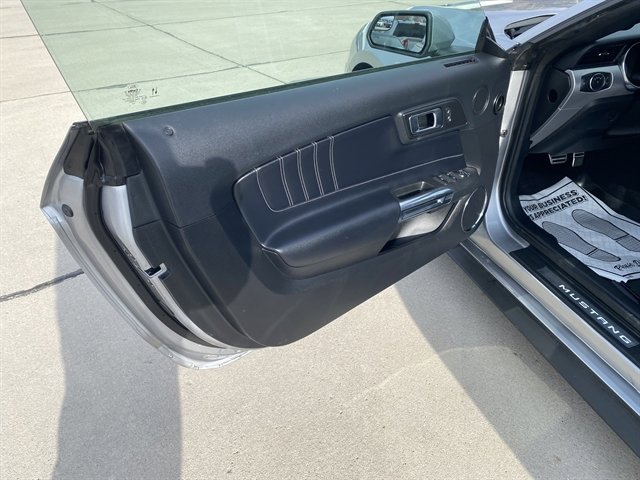 Used 2020 Ford Mustang Premium image 14