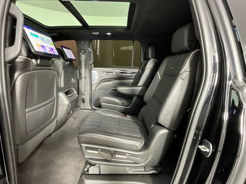 Used 2023 Cadillac Escalade ESV V AWD/4WD image 26
