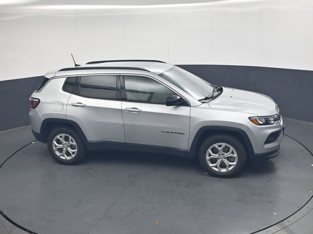 Used 2024 Jeep Compass Latitude AWD/4WD image 27