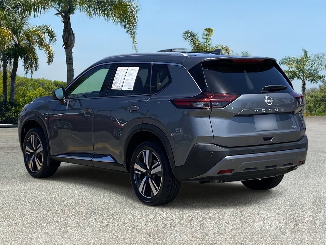 Certified 2023 Nissan Rogue SL FWD image 3