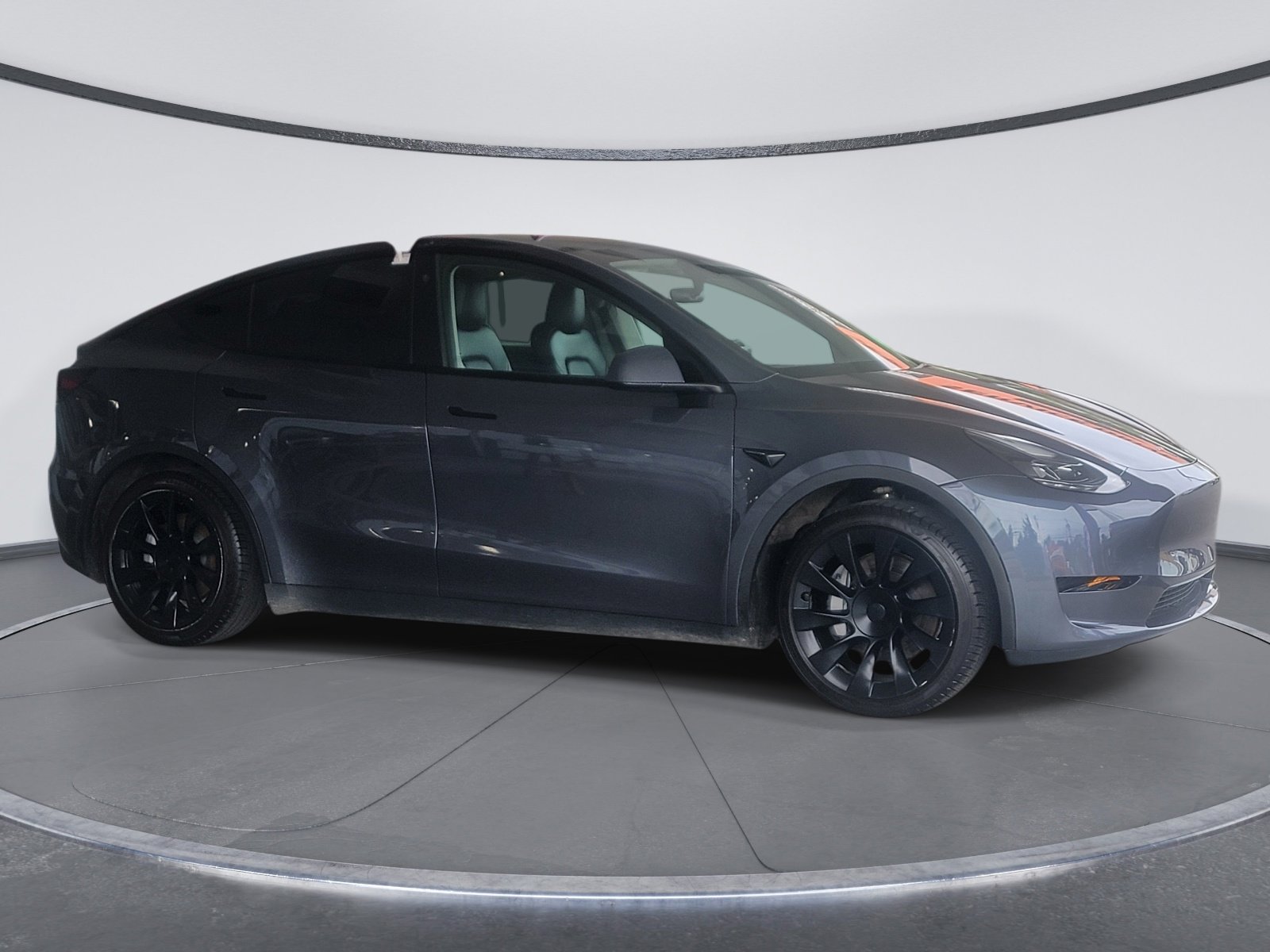 Used 2023 Tesla Model Y Long Range AWD/4WD image 2