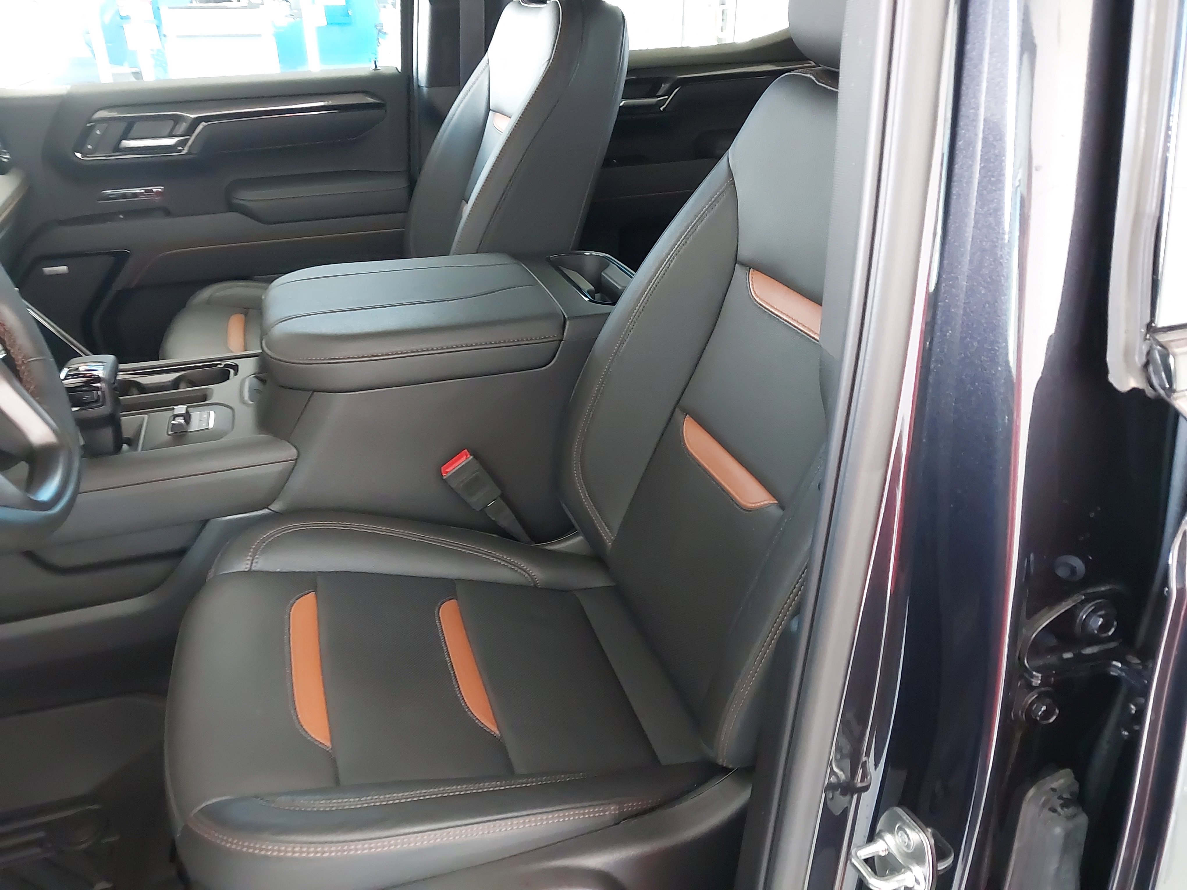 Used 2025 GMC Sierra 1500 AT4 image 23