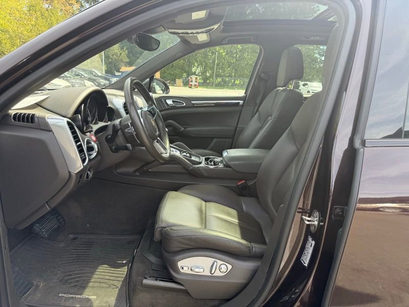 Used 2017 Porsche Cayenne Platinum Edition AWD/4WD image 10