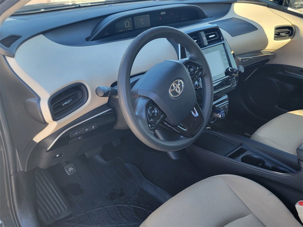 Used 2020 Toyota Prius LE image 12