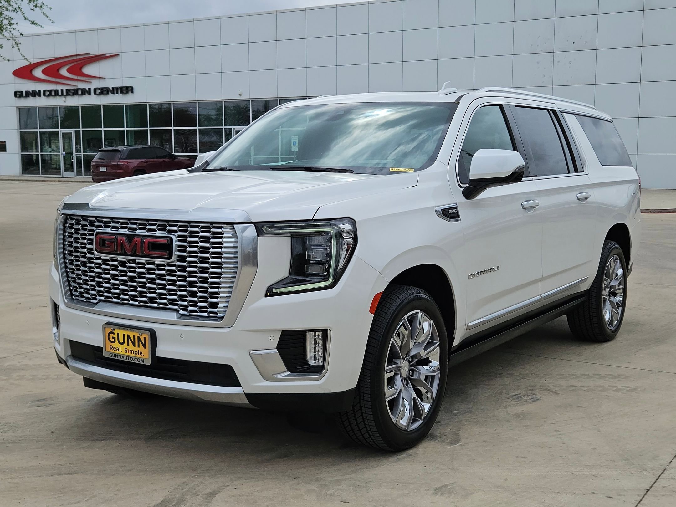 Certified 2022 GMC Yukon XL Denali w/ Denali Premium Package image 7