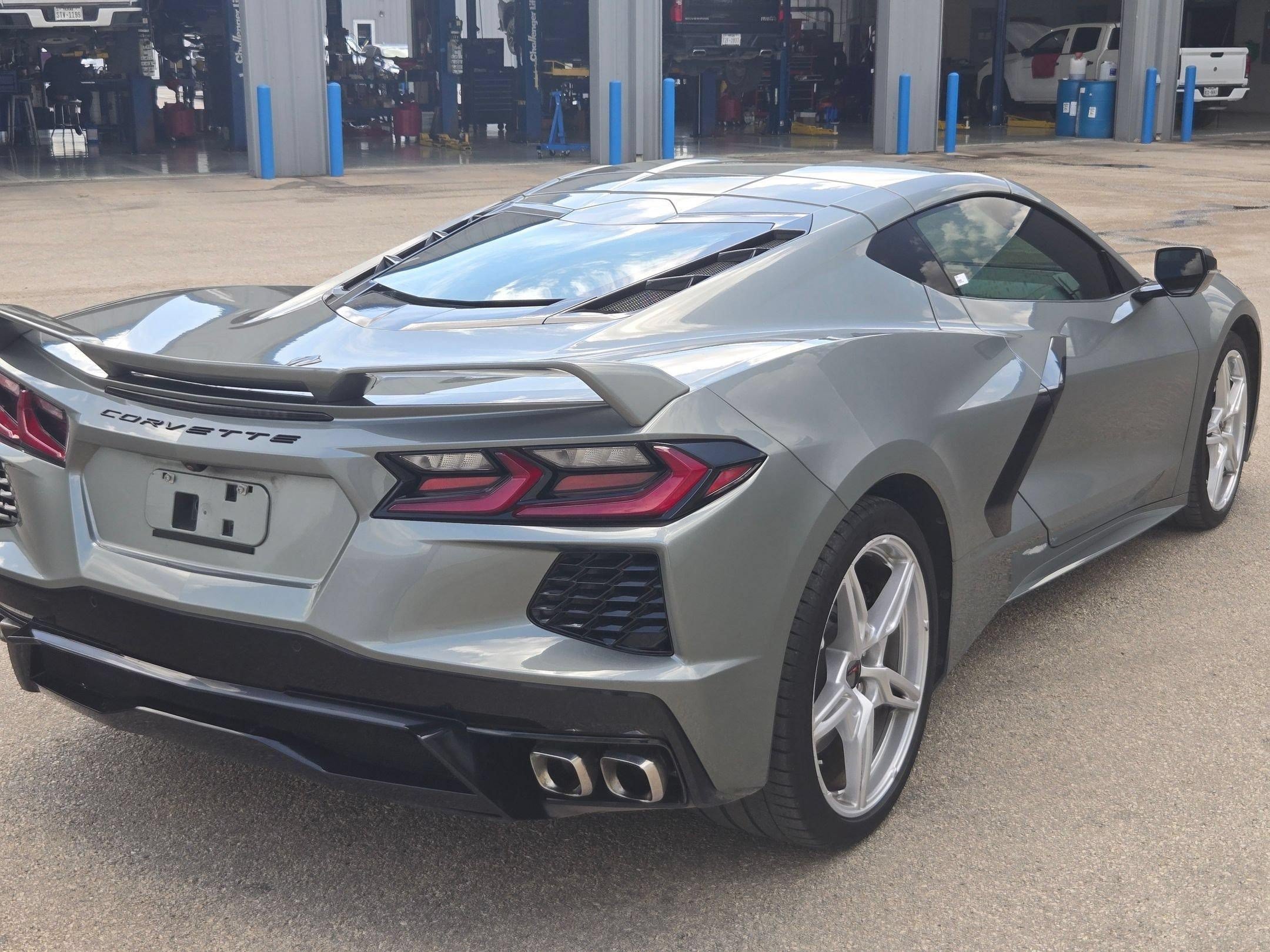 Used 2023 Chevrolet Corvette Stingray Coupe w/ Z51 Performance Package RWD image 3