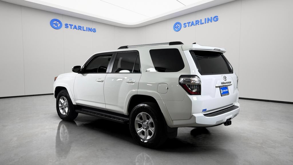 Used 2019 Toyota 4Runner SR5 AWD/4WD image 5
