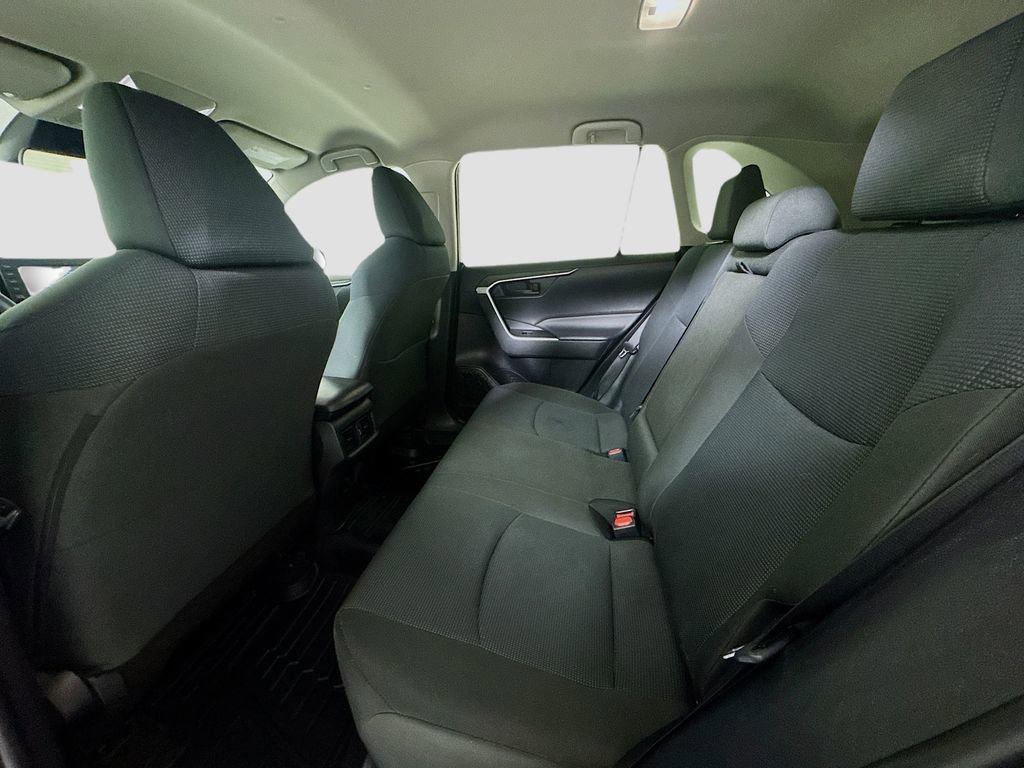 Used 2022 Toyota RAV4 LE image 19