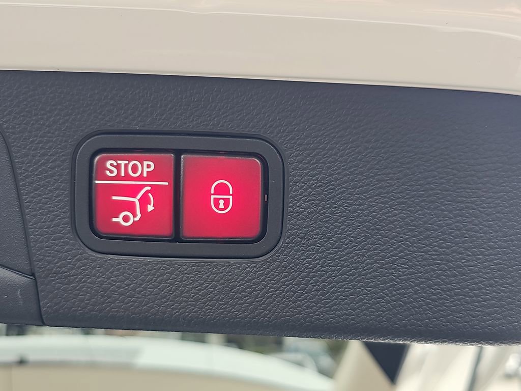 Used 2022 Mercedes-Benz GLC 300 4MATIC image 16