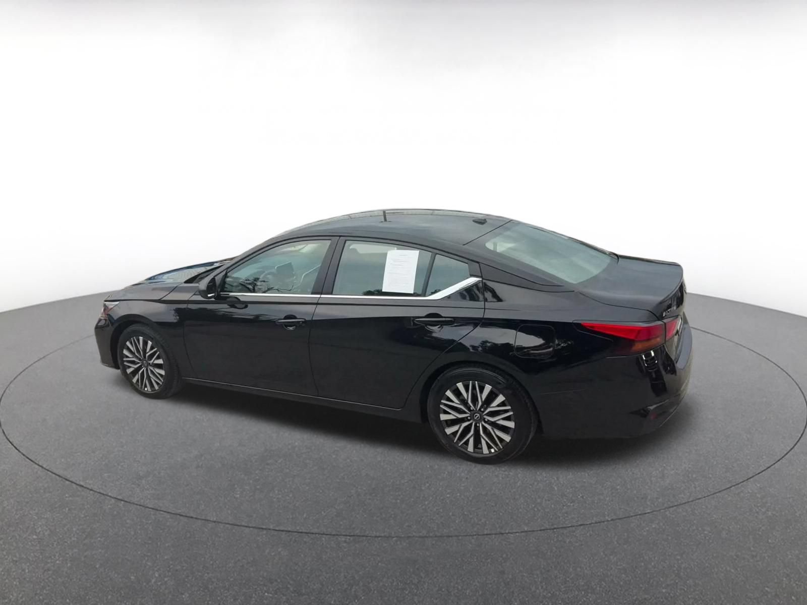 Used 2026 Nissan Altima 2.5 SV FWD image 10
