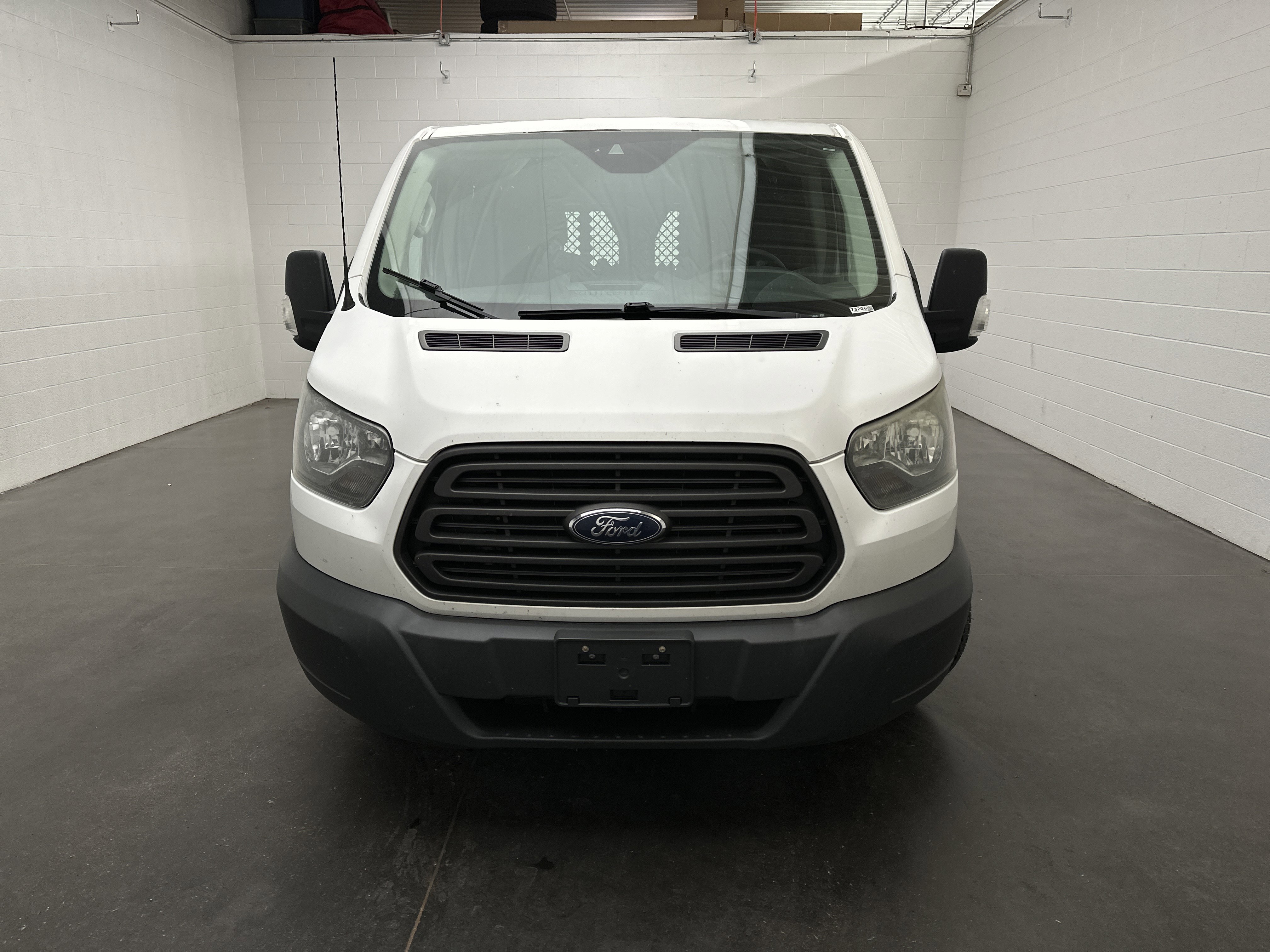 Used 2015 Ford Transit 150 130 Low Roof RWD image 3
