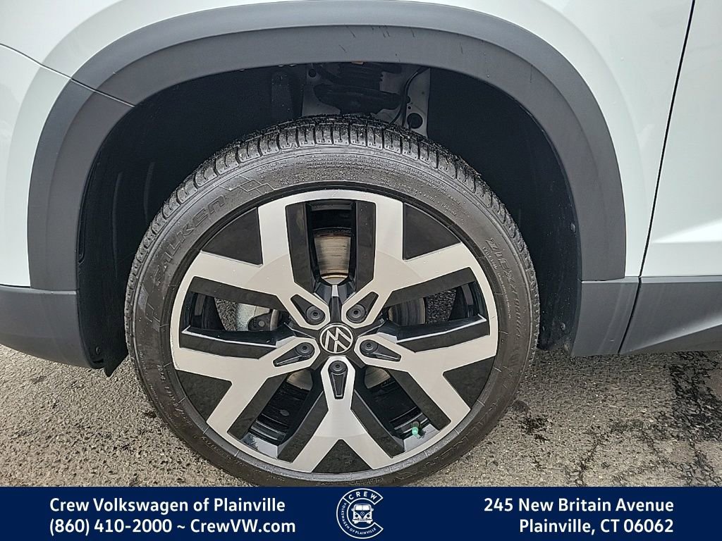 Certified 2022 Volkswagen Taos SEL image 17